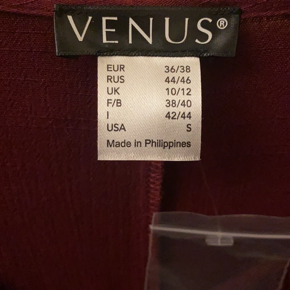 Burgundy bell sleeve dress - Picture 4 of 4